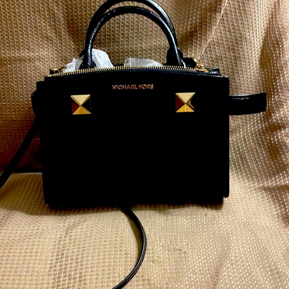 Michael Kors cross body black - Picture 1 of 8